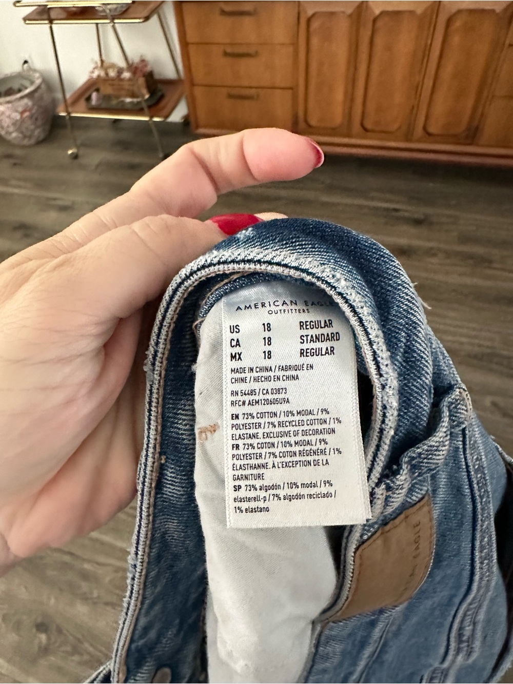 American Eagle Outfitters Light Blue Ripped Boyfriend Jeans - Picture 3 of 3